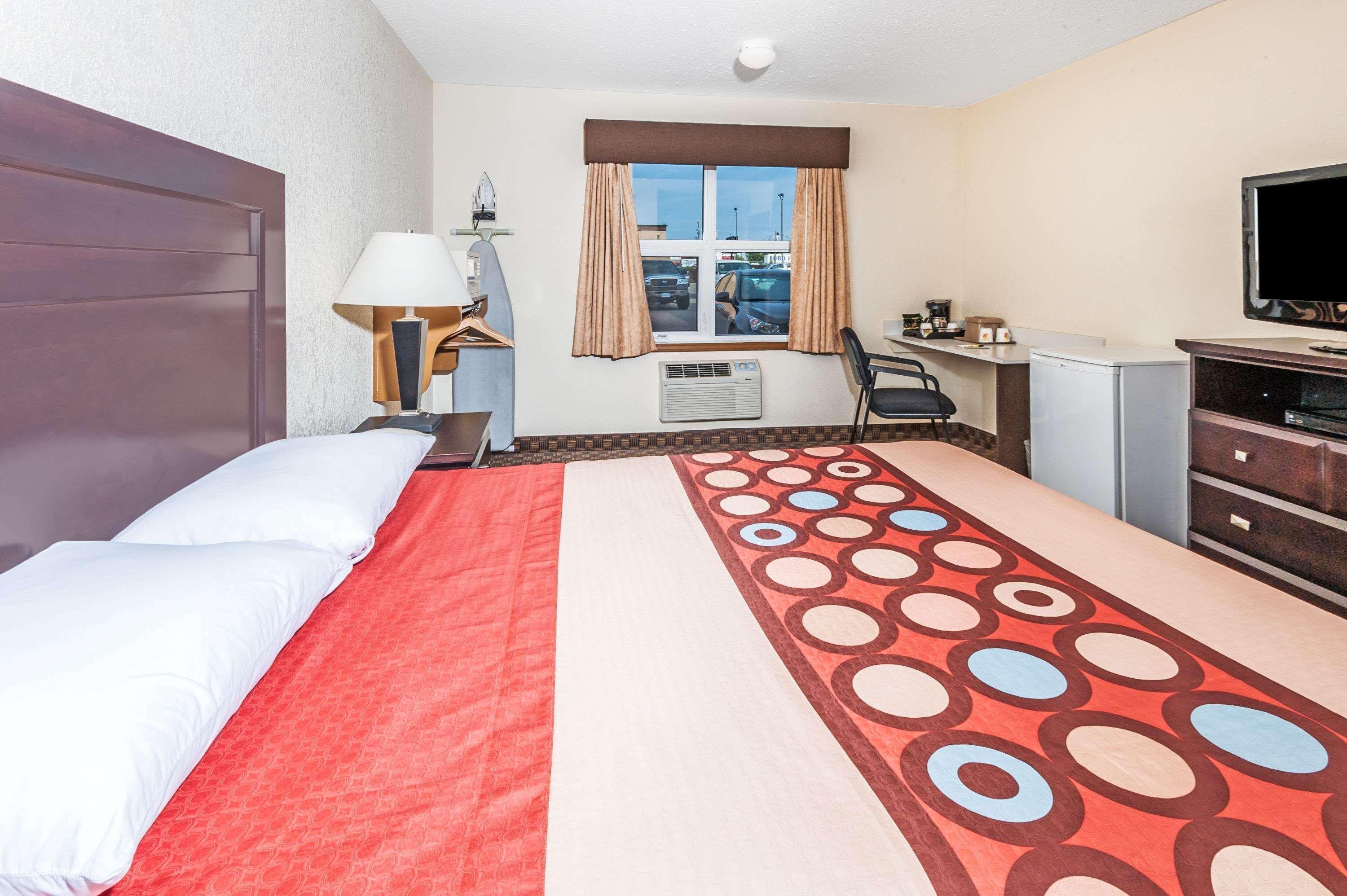 Super 8 By Wyndham Calgary/Airport Hotel Exterior foto