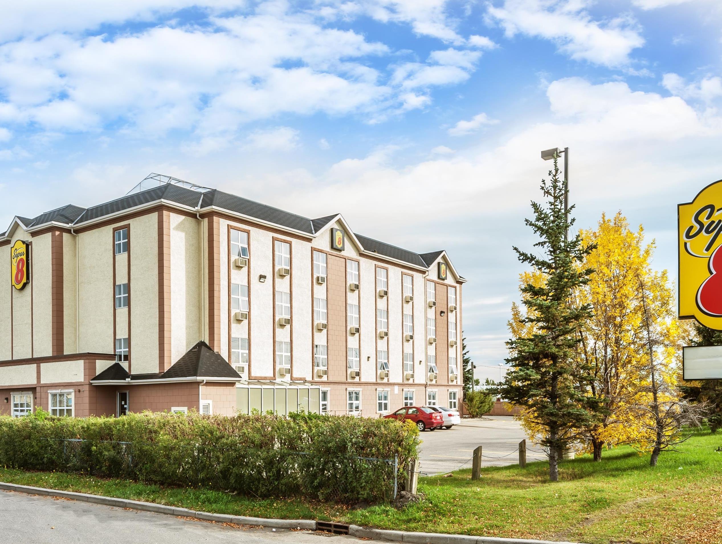 Super 8 By Wyndham Calgary/Airport Hotel Exterior foto