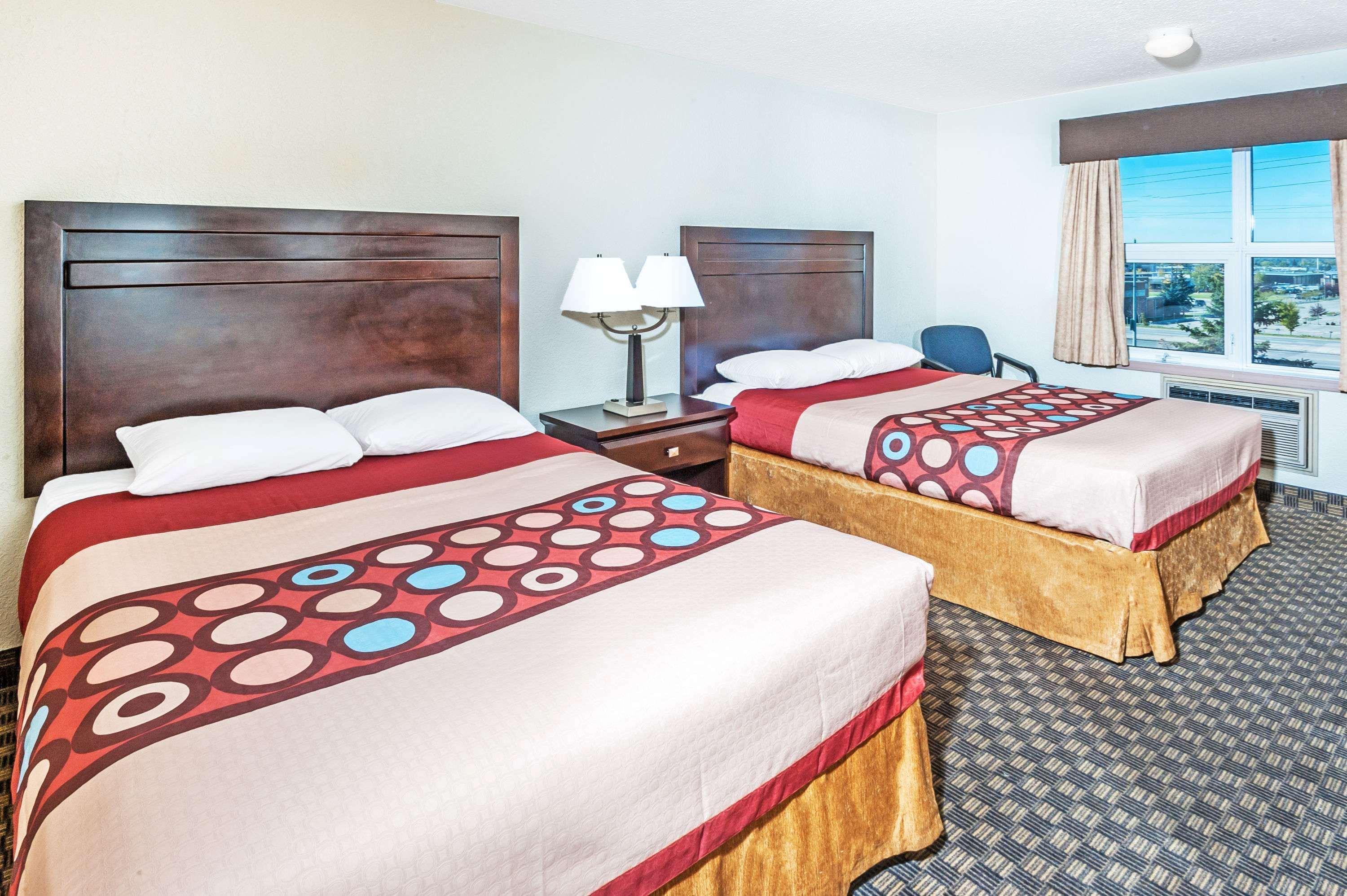Super 8 By Wyndham Calgary/Airport Hotel Exterior foto